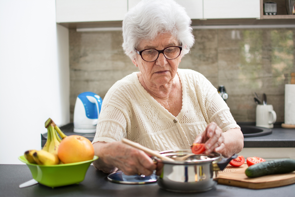 Ways for Alzheimer’s & Dementia Caregivers to Keep Family Members Safe at Home
