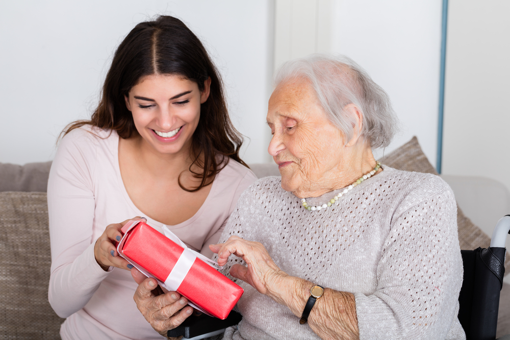 8 Activities Try With a Family Member Who Has Dementia & Alzheimer's